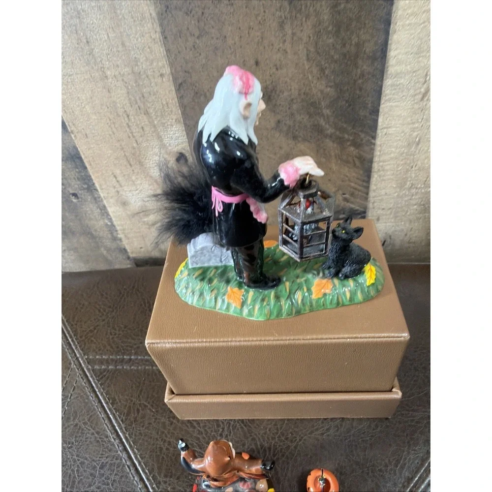 Dept 56 Halloween Village Figure A Gravely Haunting Bat Trick-Or-Treat Kid *Read
